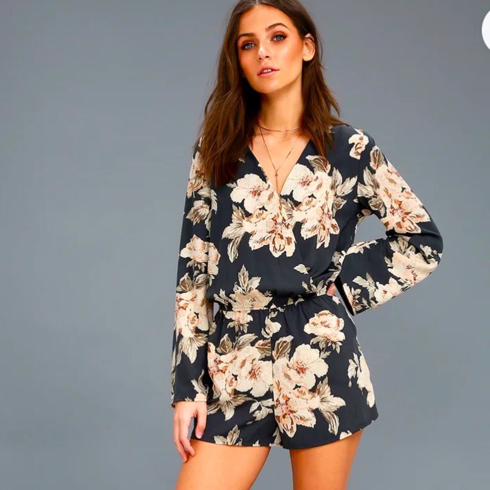 Lulus floral romper, Size XS